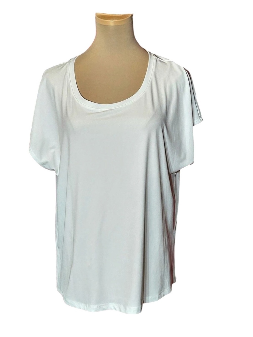 Chico's Short Sleeve Top in White Size 2 Like New